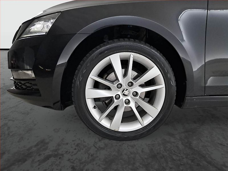 Škoda Octavia (2018) 1.6 TDI, Automat, Kůže - fotka 15 z 17