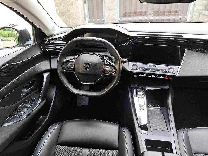 Peugeot 308 (2022) 1,2 PT EAT8 LED ALLURE - fotka 12 z 18