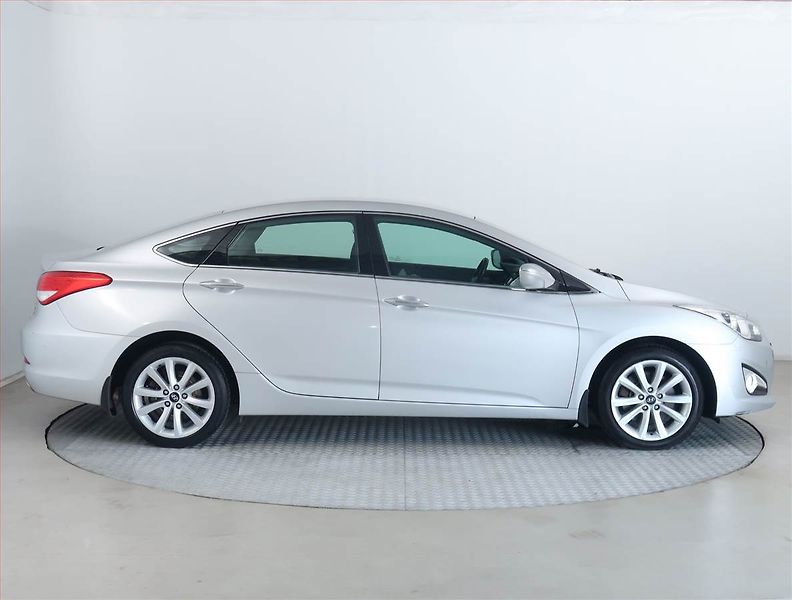 Hyundai i40 (2013) 1.7 CRDi, Tempomat - fotka 6 z 17