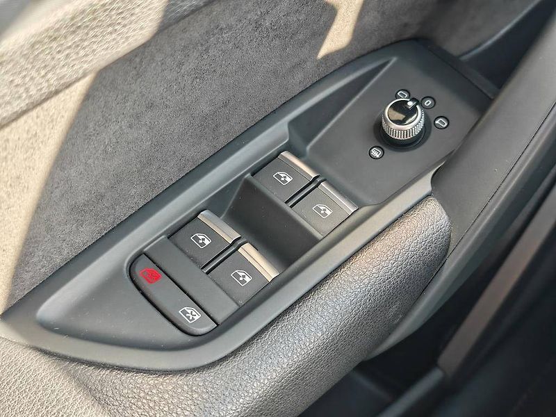 Audi Q5 Quattro S-Tronic  2,0TDI - fotka 21 z 24