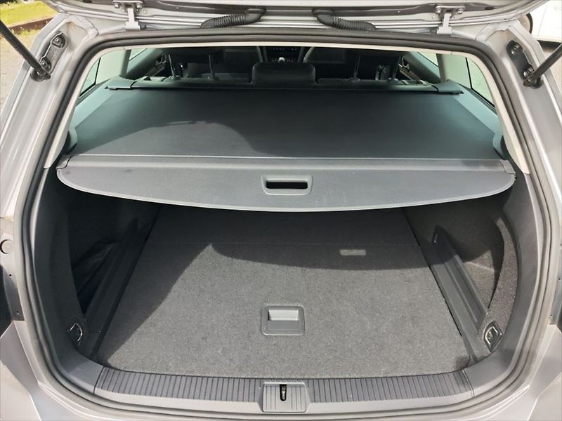 Volkswagen Passat 2,0 TDI Elegance - fotka 11 z 11