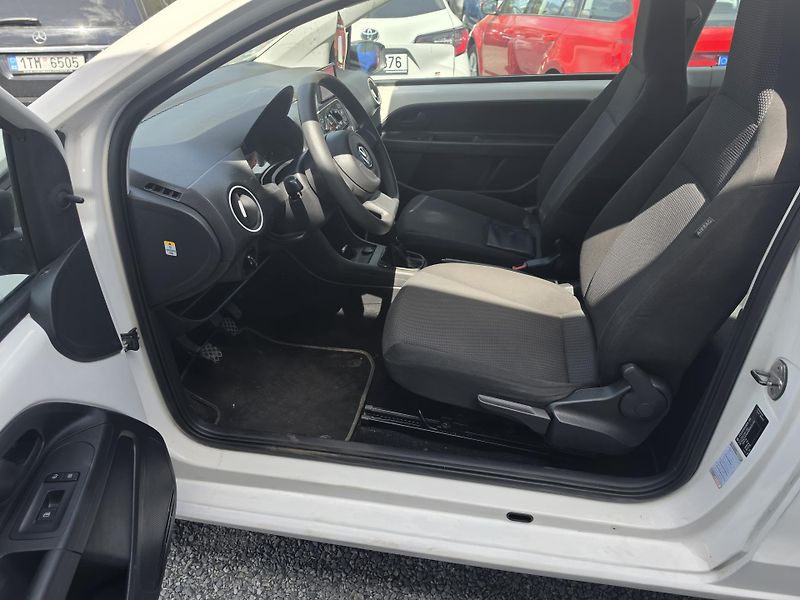 Volkswagen up! 1.0 MPI 55kw - fotka 11 z 17