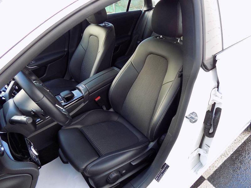 Mercedes-Benz CLA (2019) 200d/Full-Led/1.majitel/ - fotka 16 z 50