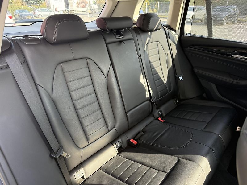 BMW X3 (2022) 30XD 210kW LASER PANORAMA CZ!! - fotka 24 z 43