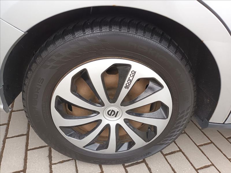 Ford Tourneo Courier 1,5 TDCI,ČR,SERVISKA,ROZVODY - fotka 24 z 37