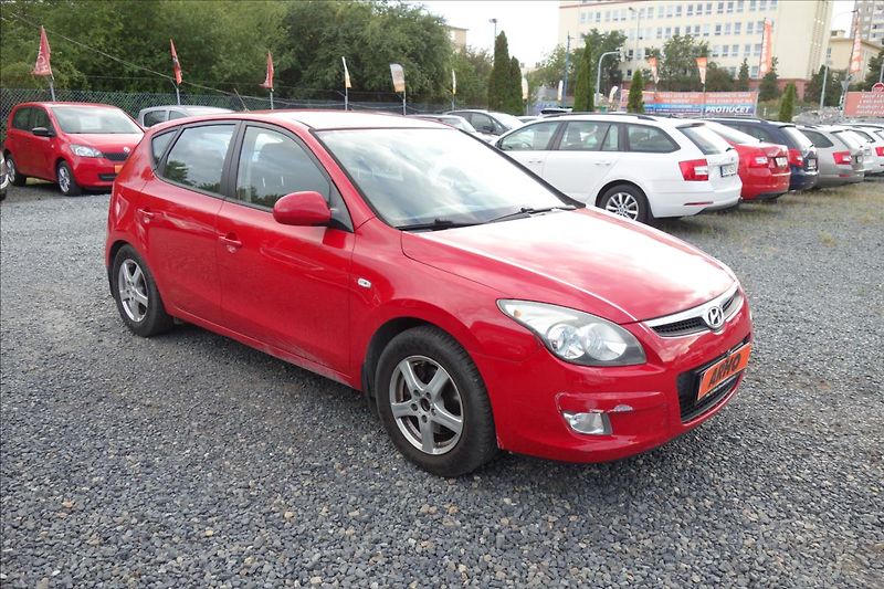 Hyundai i30 1,4 i, ČR, SERV.KN., COMFORT. - fotka 1 z 4
