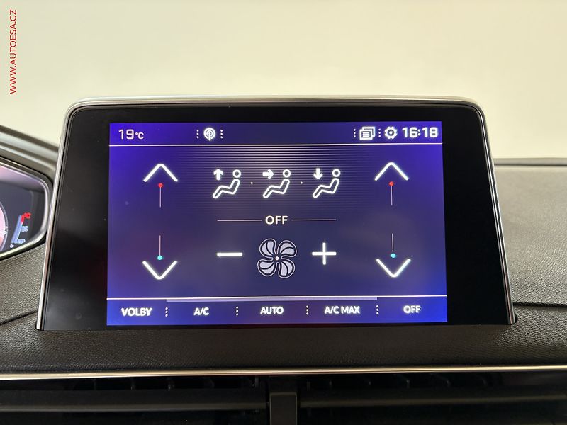 Peugeot 3008 (2019) 1.5 HDi, GT Line, LED, TZ - fotka 15 z 17