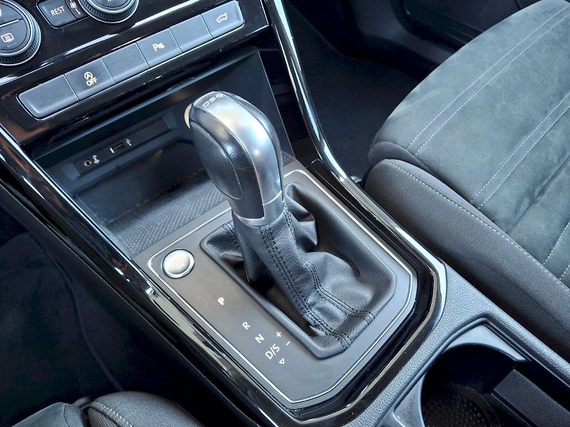 Volkswagen Touran (2017) HighLine DSG 2,0TDi 110kW - fotka 21 z 35