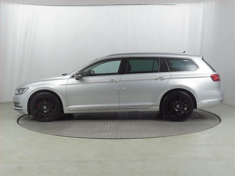 Volkswagen Passat (2016) 2.0 TDI, Automat, Kůže, Navi - fotka 3 z 21