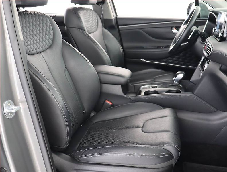 Hyundai Santa Fe (2019) 2.2 CRDi - fotka 9 z 23