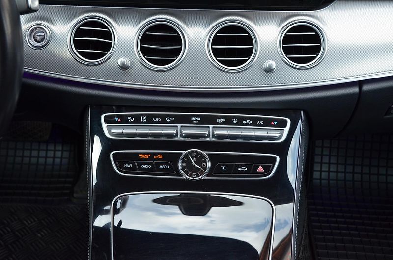 Mercedes-Benz Třídy E (2019) E 220d // REZERVOVÁNO // - fotka 32 z 46