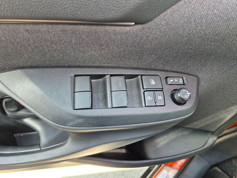 Toyota Yaris Cross GR SPORT 1,5 Hybrid 85KW - fotka 16 z 19