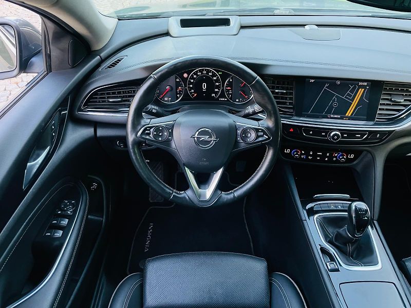 Opel Insignia 2.0CDTi MAN SERVISKA TAŽNÉ LED - fotka 24 z 55