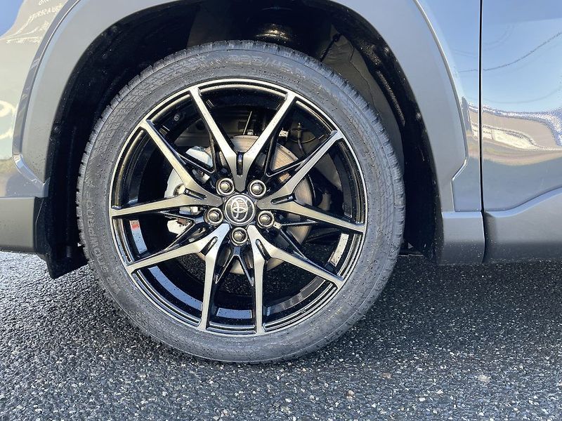Toyota Corolla Cross 2.0 Hybrid GR Sport - fotka 12 z 30