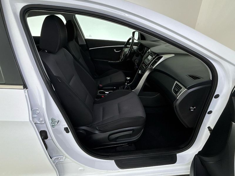 Hyundai i30 Hatchback - fotka 9 z 27