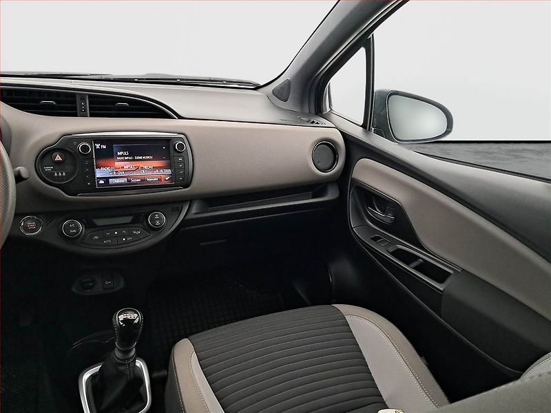 Toyota Yaris (2016) 1.33 Dual VVT-i, ČR,1.maj - fotka 8 z 19