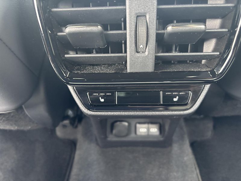 Lexus NX 350h (2024) 2.5HSD, 4x4, F-Sport top, ČR - fotka 13 z 21