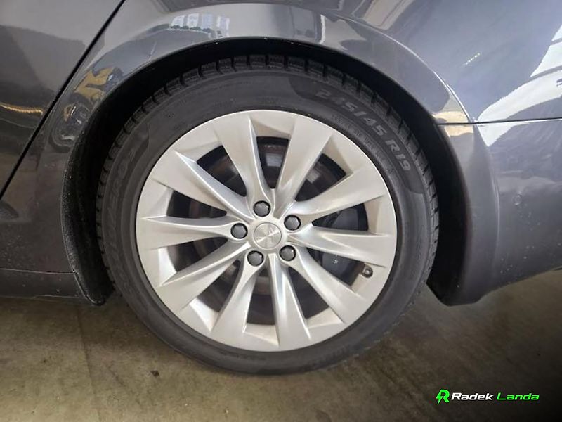 Tesla Model S (2019) 75D Raven HW3 Enhanced - fotka 14 z 23