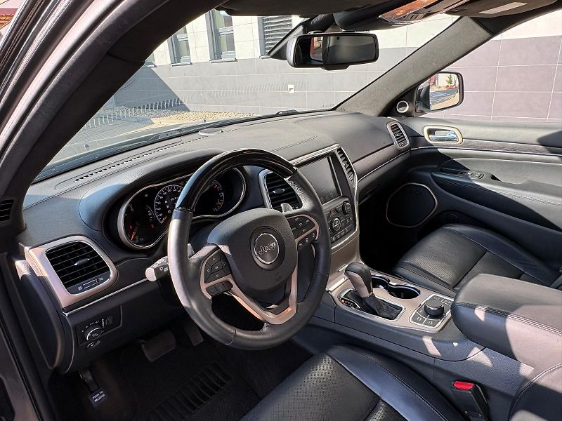 Jeep Grand Cherokee 3.0 CRD 184 kW 4X4 SUMMIT, ČR - fotka 20 z 59
