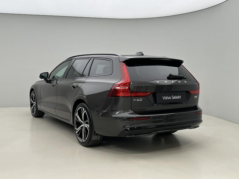 Volvo V60 B4 DARK PLUS AUT - fotka 11 z 45