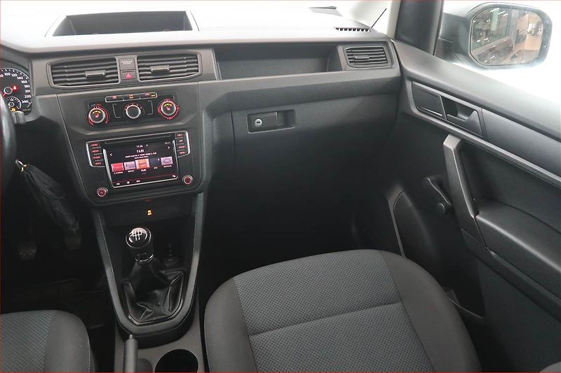 Volkswagen Caddy (2018) 2.0 TDI, 5Míst - fotka 8 z 21