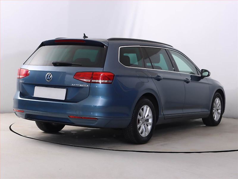 Volkswagen Passat (2015) 2.0 TDI, Automat, Serv.kniha - fotka 5 z 20