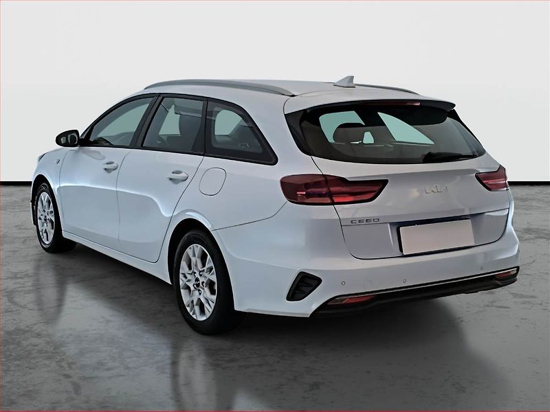Kia Ceed (2022) 1.5 T-GDI, ČR,1.maj - fotka 4 z 17