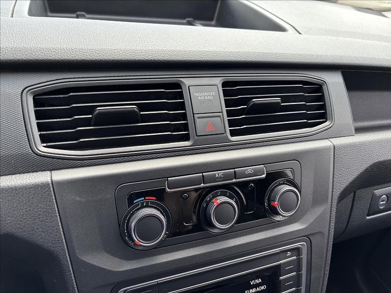 Volkswagen Caddy 1,4 TGI 81kW CNG Maxi Dílna - fotka 29 z 37