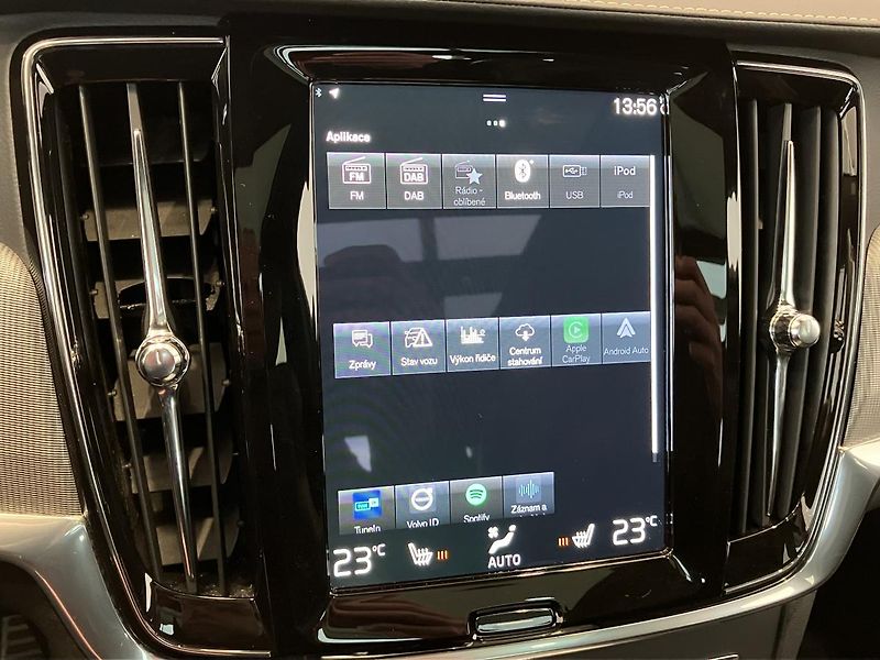 Volvo V90 B4 FWD R-DESIGN AT8 - fotka 25 z 30