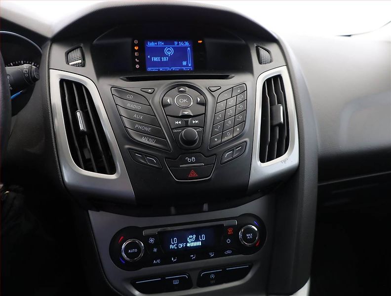 Ford Focus (2011) 1.6 TDCi, nová STK, Tažné - fotka 10 z 16