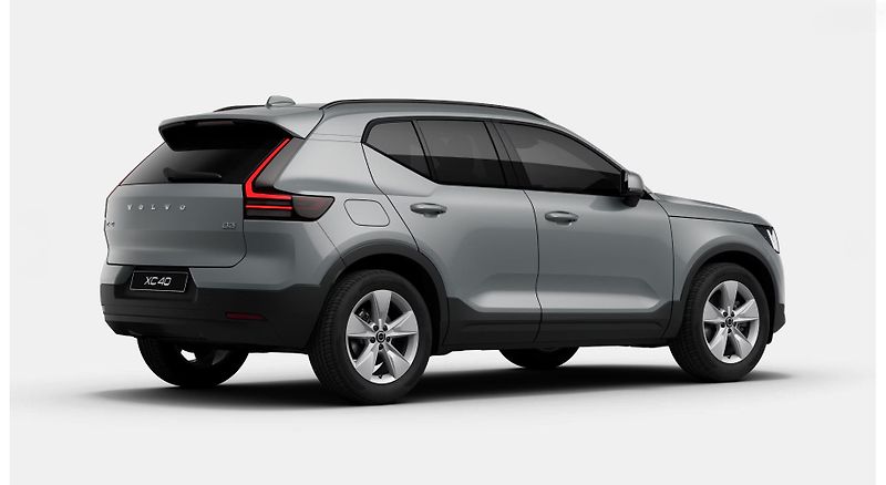 Volvo XC40 (2026) B3 ULTRA DARK AUT - fotka 5 z 14