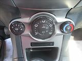 Ford Fiesta 1,2 i, klima, serv. kniha, - náhled 18