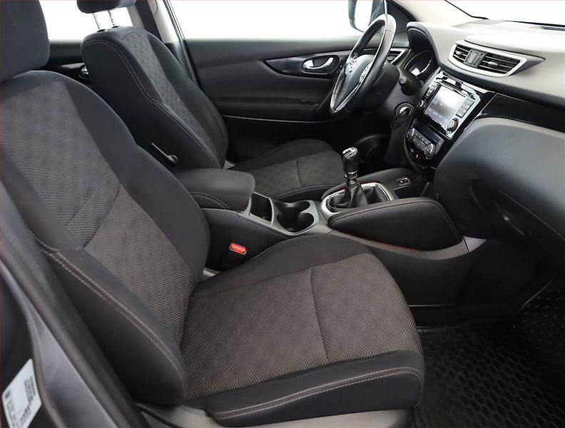 Nissan Qashqai (2014) 1.2 DIG-T, Navi, Tempomat - fotka 7 z 18