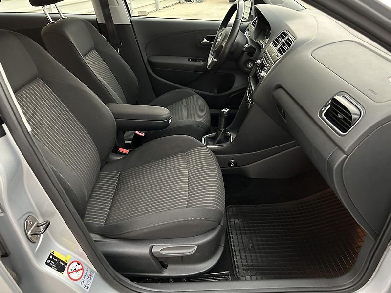 Volkswagen Polo 1.4 TSI Comfort - fotka 20 z 25