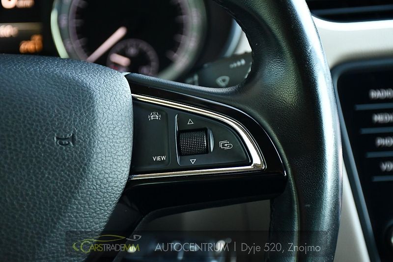Škoda Octavia 1,6TDi STYLE - fotka 26 z 53