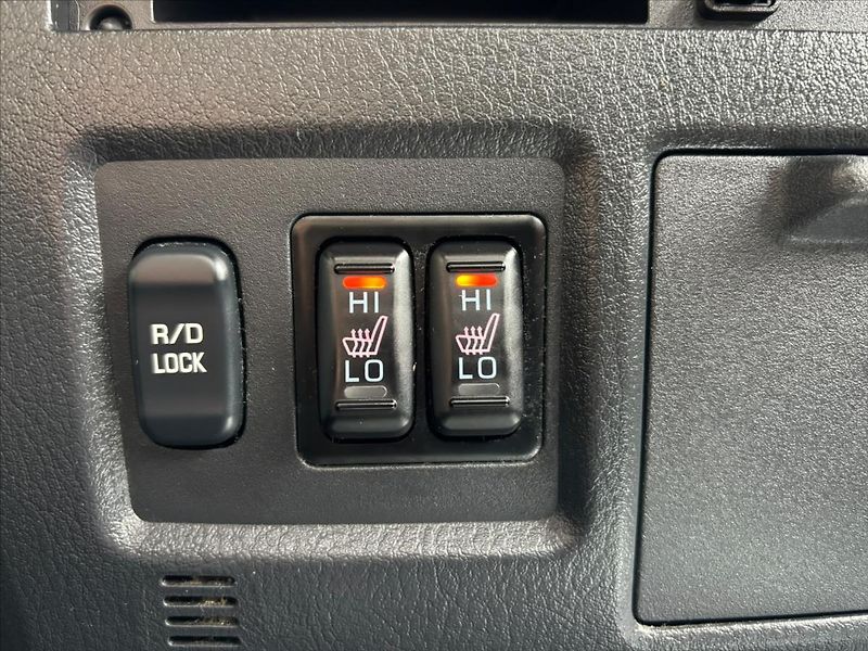 Mitsubishi Pajero 3,2 DI-D  Instyle 4x4+Serviska - fotka 22 z 32