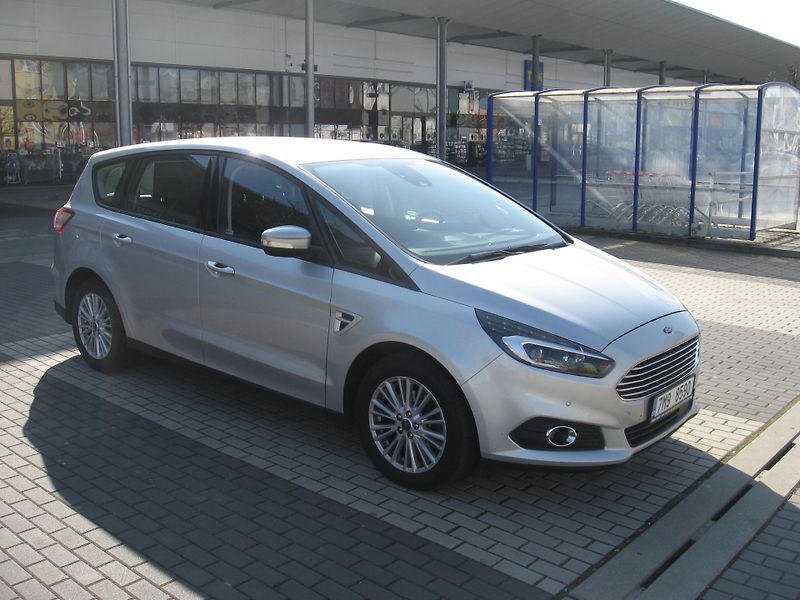 Ford S-MAX (2018) Titanium - fotka 2 z 19