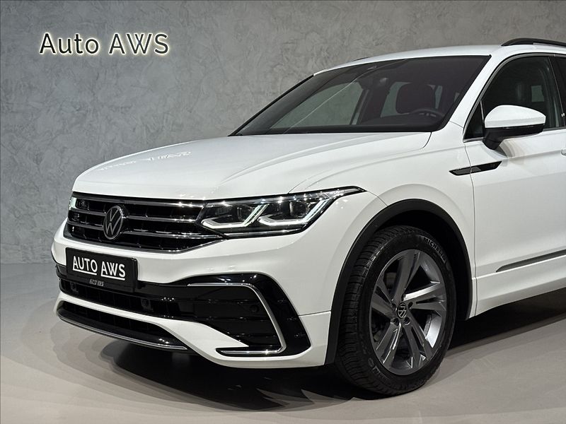 Volkswagen Tiguan 2,0 TDi  DSG R-Line IQ Light K - fotka 4 z 46