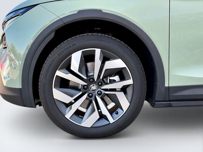 Škoda Elroq (2026) 85x Sportline 4x4 82kWh 210kW - fotka 14 z 35
