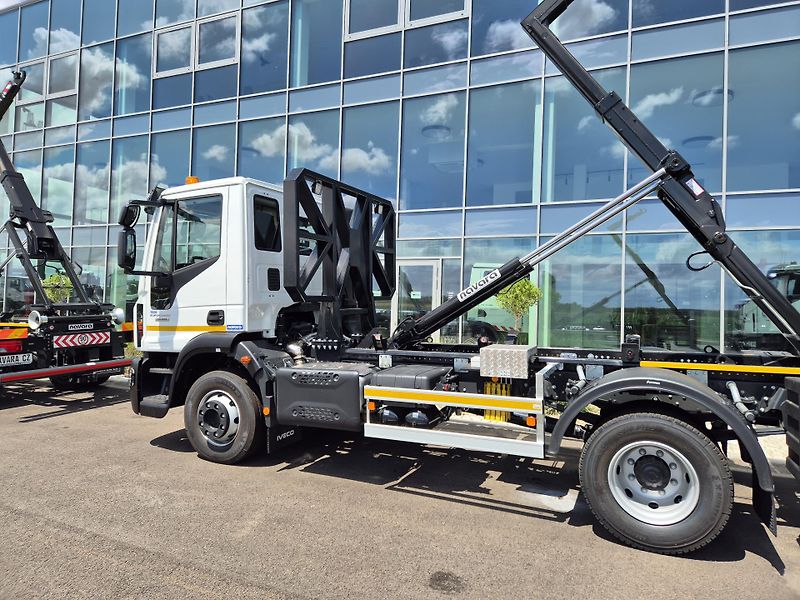 Iveco Eurocargo 140E22 TRAKTOR KONTEJNER  - fotka 9 z 14