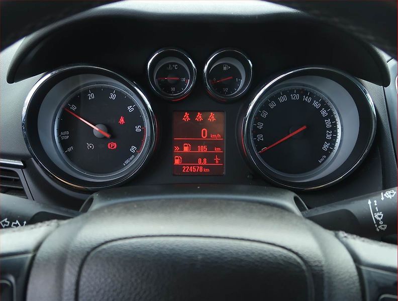Opel Zafira (2013) 2.0 CDTI, Navi, Tempomat - fotka 11 z 15