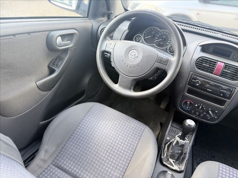 Opel Corsa 1,2 i KLIMA, PO STK - fotka 17 z 22