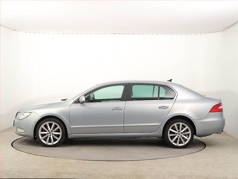 Škoda Superb (2012) 2.0 TDI, Automat, Navi, Xenony - fotka 3 z 15