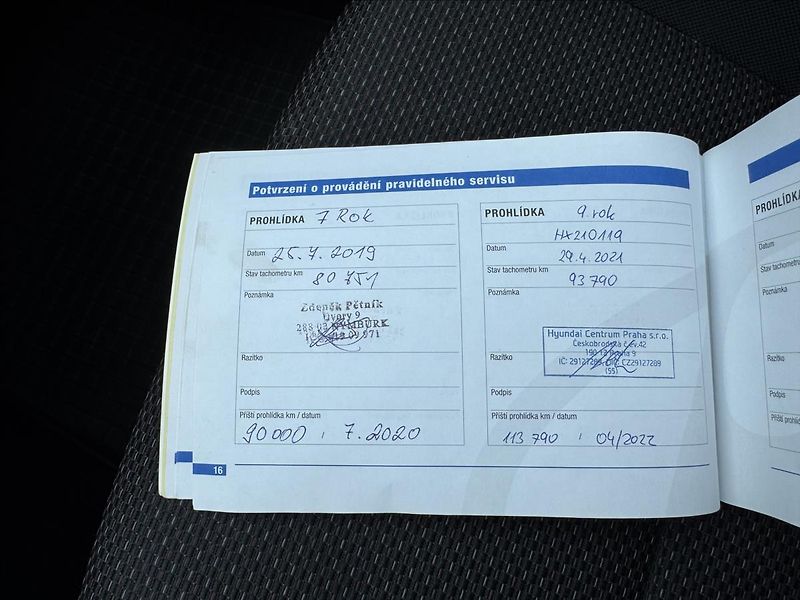 Hyundai i30 1,4 i Trikolor Plus ČR - fotka 24 z 26