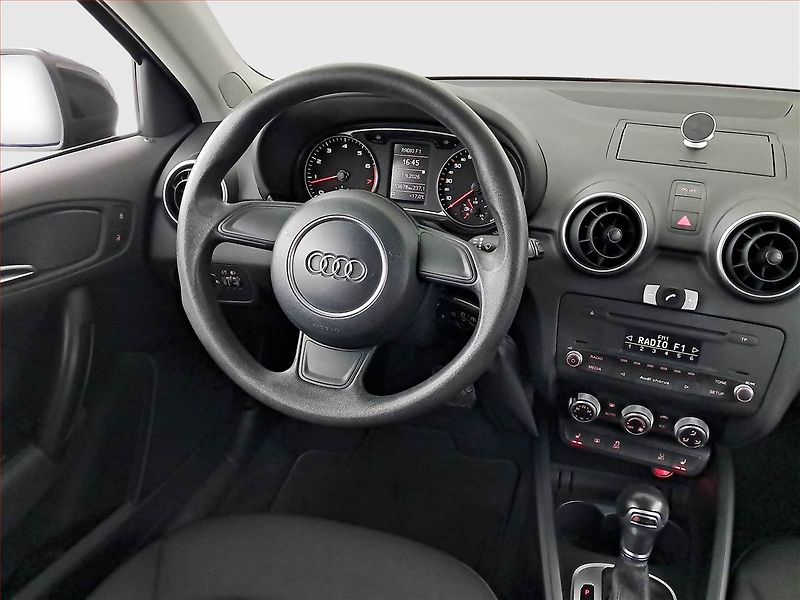 Audi A1 (2014) S-Line 1.4 TFSI, Automat - fotka 7 z 16