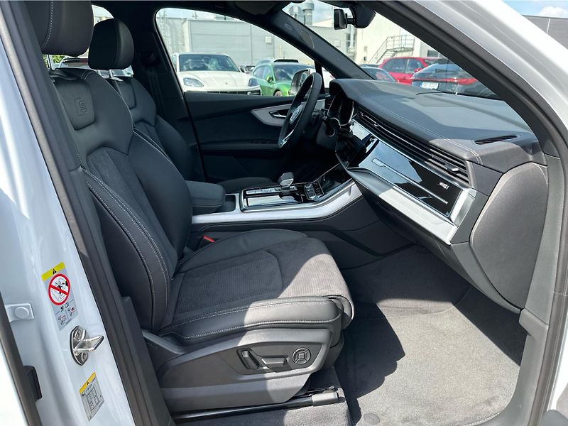 Audi Q7 (2026) SUV S line 50 TDI quattro - fotka 24 z 25