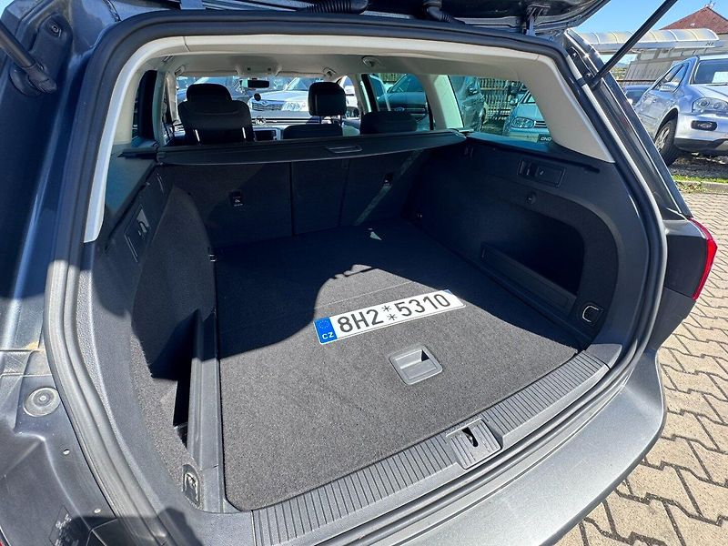 Volkswagen Passat (2015) B8 DSG 2,0 110KW ROZV. BEZ ADB - fotka 41 z 50