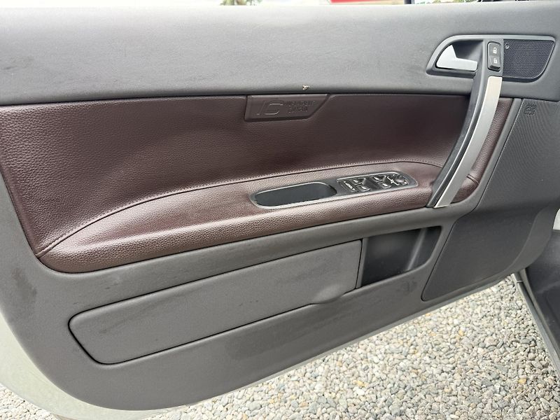 Volvo C70 2.4 D5 132kW Automat ČR - fotka 11 z 15
