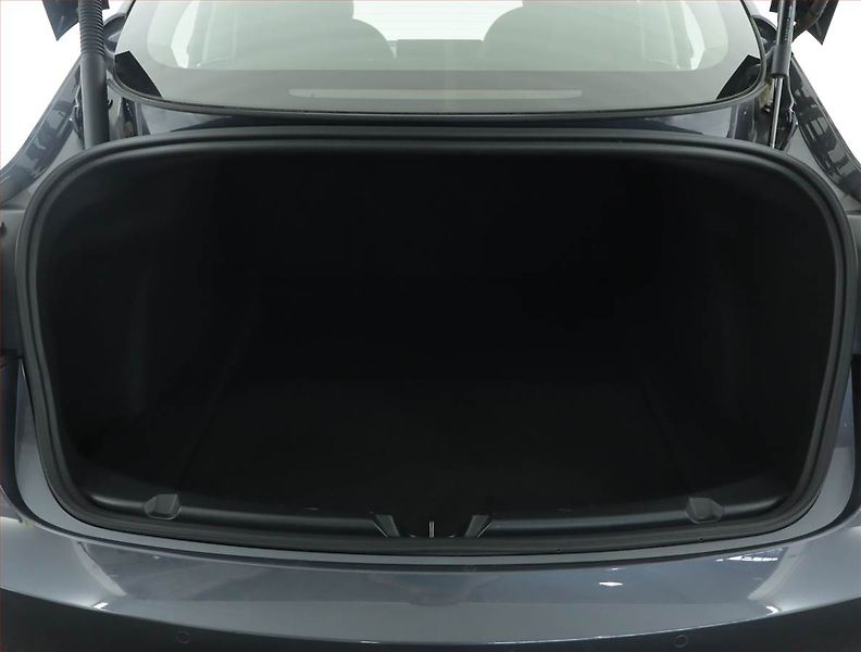 Tesla Model 3 (2021) Long Range 4WD 79kWh, SoH 92% - fotka 14 z 23