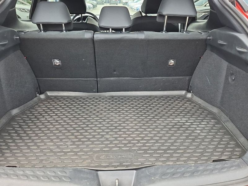 Toyota C-HR GR-Sport 2.0 Hybrid E-CVT - fotka 21 z 21